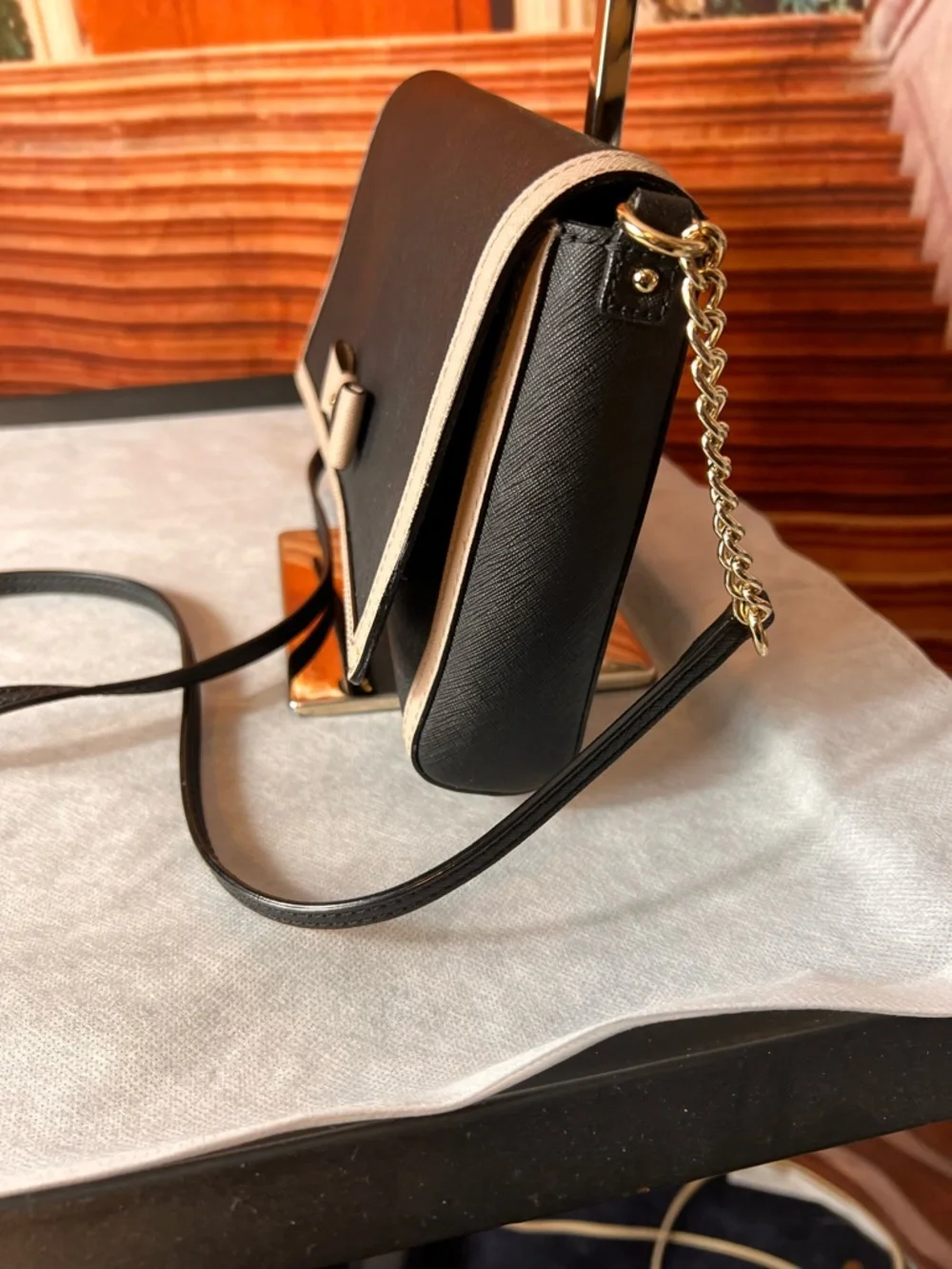 Kate Spade New York HAZEL COURT ALEK CROSSBODY, excellent condition